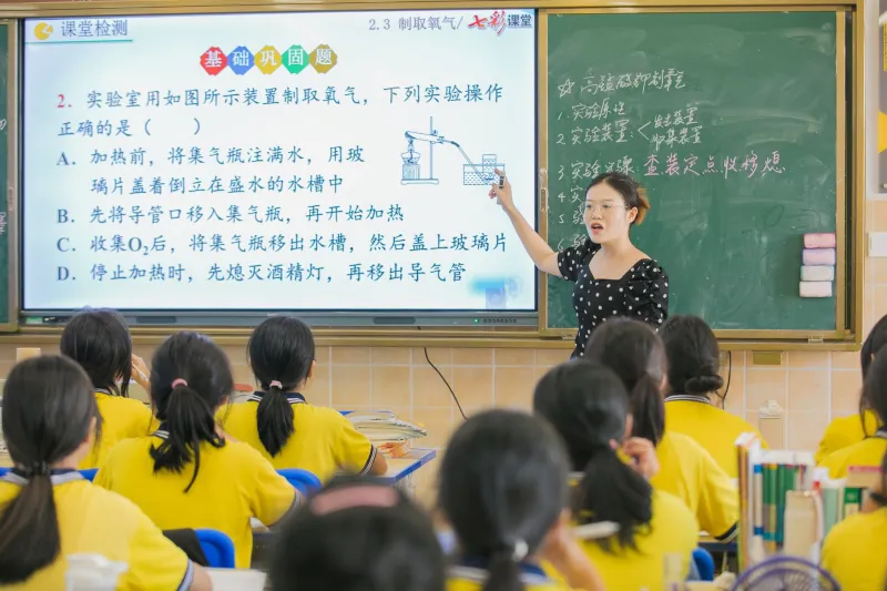 Start With the 'Why' Before the Formula: What Indonesian Physics Classrooms Get Right